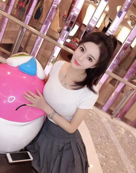 一个女生撩你怎么办(女生主动要微信)