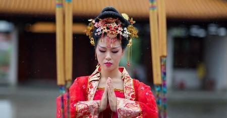 皇帝的女儿不愁嫁的意思(皇帝女儿不愁嫁的意思)