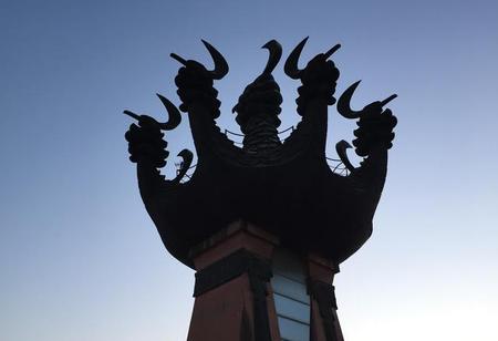 为什么说湖北人天上九头鸟(天上九头鸟 地上湖北佬后面还有什么)
