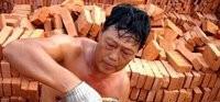 做着普通的工作在外漂泊思乡(飘向北方那吾克热尤长靖歌曲)