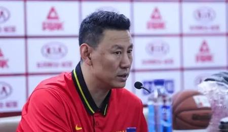 郭士强现在在哪个队当教练(杜锋超级高水平)